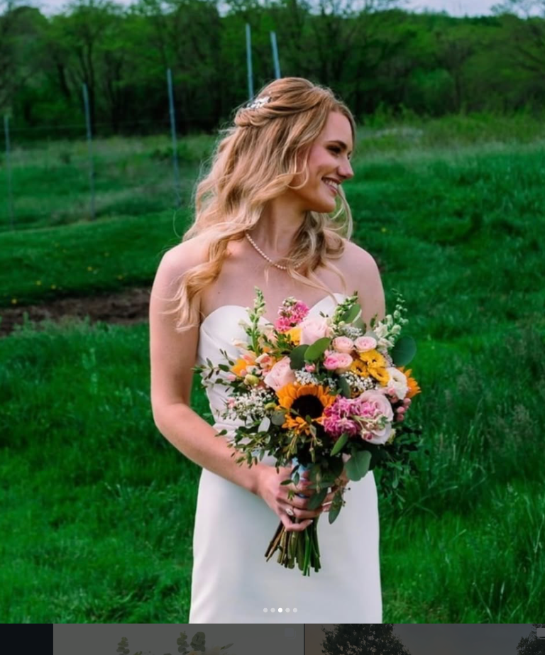 Bridal bouquet with sunflowers and pink roses